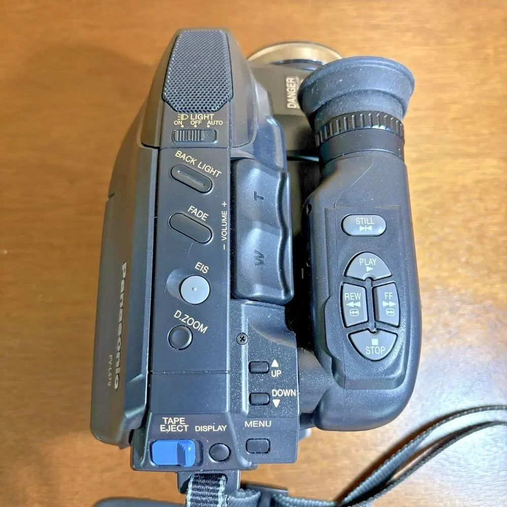 Panasonic PV-L559 VHS-C Analog Camcorder Parts Only Camera, Bag, Manuel Included